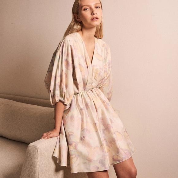 AiiFOS Dresses & Skirts - NWT AiiFOS Revolve Bianca Dress in Tumeric Watercolor